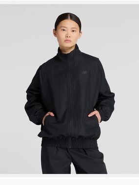 NEW- New Balance Women’s Black Full-Zip Windbreaker Jacket water repellent 
 M